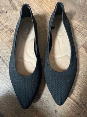 Old Navy Black Pointed Knit Slip-On Flats